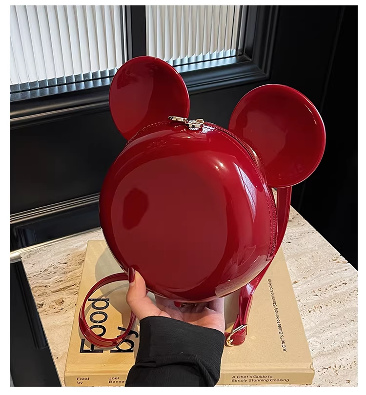 Sac bandoulière rond rouge modèle Mickey image 7