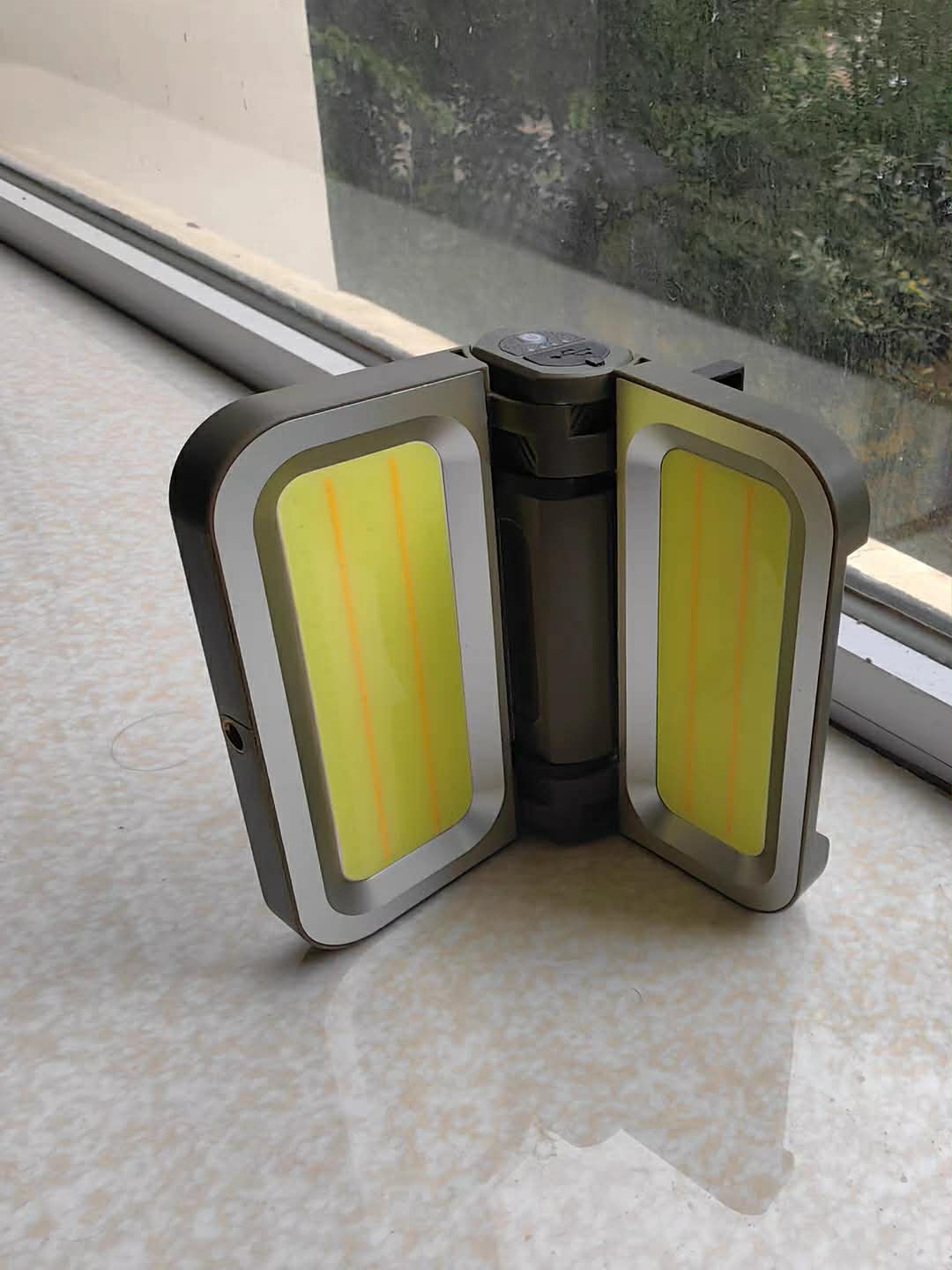Lampe rechargeable pour camping, pêche and bricolage.